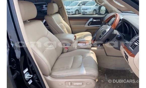 Acheter Import Voiture Toyota Land Cruiser Noir à Import - Dubai, Province de Bengo Acheter Import Voiture Toyota Land Cruiser Noir à Import - Dubai, Province de Bengo