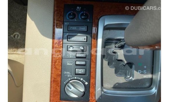 Acheter Import Voiture Toyota Land Cruiser Noir à Import - Dubai, Province de Bengo Acheter Import Voiture Toyota Land Cruiser Noir à Import - Dubai, Province de Bengo