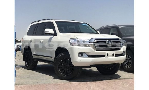 Buy Import Toyota Land Cruiser White Car in Import - Dubai in Bengo Province