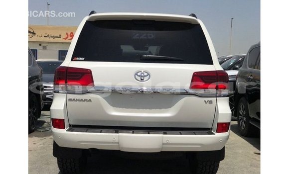 Acheter Import Voiture Toyota Land Cruiser Blanc à Import - Dubai, Province de Bengo Acheter Import Voiture Toyota Land Cruiser Blanc à Import - Dubai, Province de Bengo