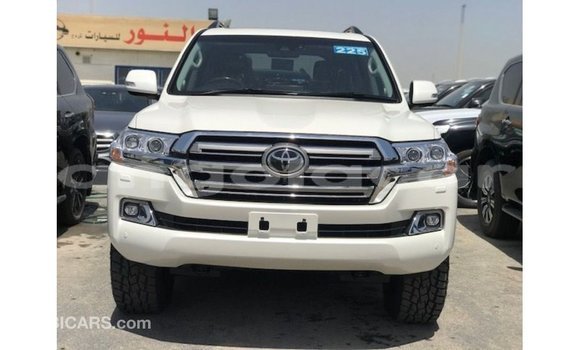 Acheter Import Voiture Toyota Land Cruiser Blanc à Import - Dubai, Province de Bengo Acheter Import Voiture Toyota Land Cruiser Blanc à Import - Dubai, Province de Bengo