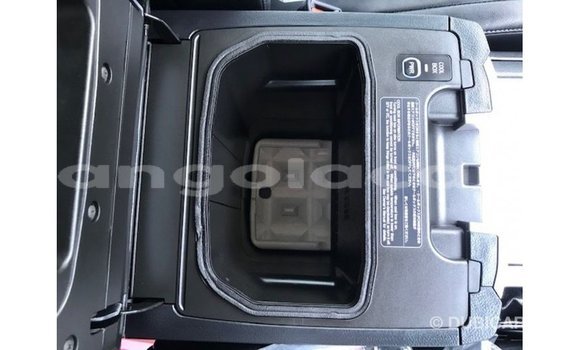 Acheter Import Voiture Toyota Land Cruiser Blanc à Import - Dubai, Province de Bengo Acheter Import Voiture Toyota Land Cruiser Blanc à Import - Dubai, Province de Bengo