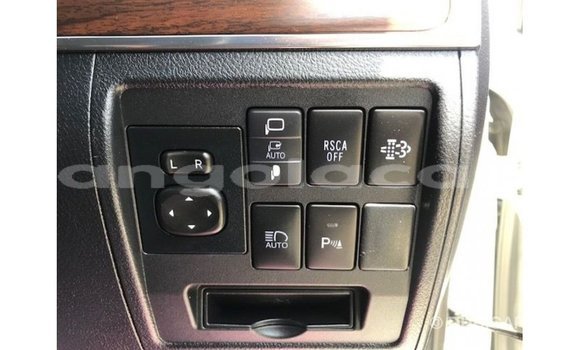 Acheter Import Voiture Toyota Land Cruiser Blanc à Import - Dubai, Province de Bengo Acheter Import Voiture Toyota Land Cruiser Blanc à Import - Dubai, Province de Bengo