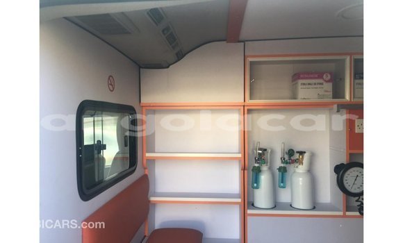 Comprar Importar Toyota Hiace Branco Carro em Import - Dubai em Bengo Province Comprar Importar Toyota Hiace Branco Carro em Import - Dubai em Bengo Province