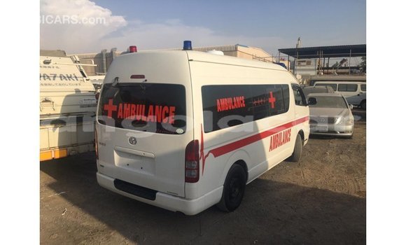 Comprar Importar Toyota Hiace Branco Carro em Import - Dubai em Bengo Province Comprar Importar Toyota Hiace Branco Carro em Import - Dubai em Bengo Province
