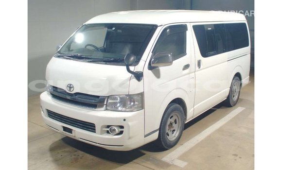 Comprar Importar Toyota Hiace Branco Carro em Import - Dubai em Bengo Province Comprar Importar Toyota Hiace Branco Carro em Import - Dubai em Bengo Province