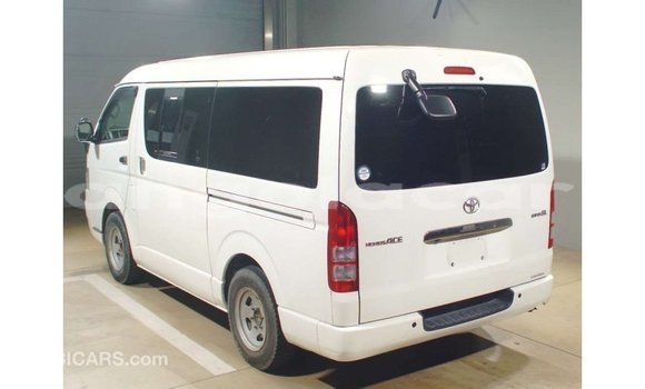 Comprar Importar Toyota Hiace Branco Carro em Import - Dubai em Bengo Province Comprar Importar Toyota Hiace Branco Carro em Import - Dubai em Bengo Province