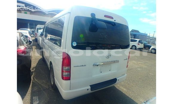 Comprar Importar Toyota Hiace Branco Carro em Import - Dubai em Bengo Province Comprar Importar Toyota Hiace Branco Carro em Import - Dubai em Bengo Province