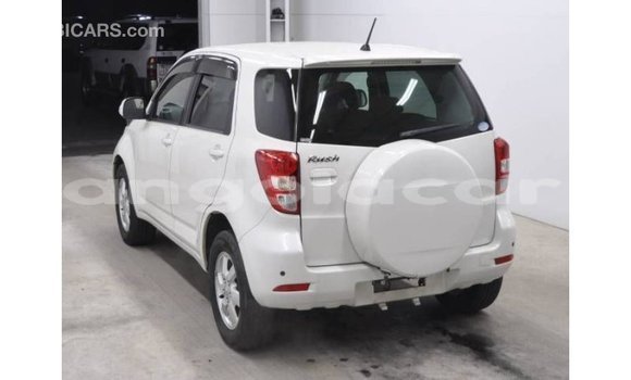 Comprar Importar Toyota Rush Branco Carro em Import - Dubai em Bengo Province Comprar Importar Toyota Rush Branco Carro em Import - Dubai em Bengo Province