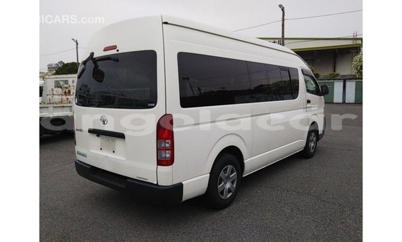 Comprar Importar Toyota Hiace Branco Carro em Import - Dubai em Bengo Province Comprar Importar Toyota Hiace Branco Carro em Import - Dubai em Bengo Province