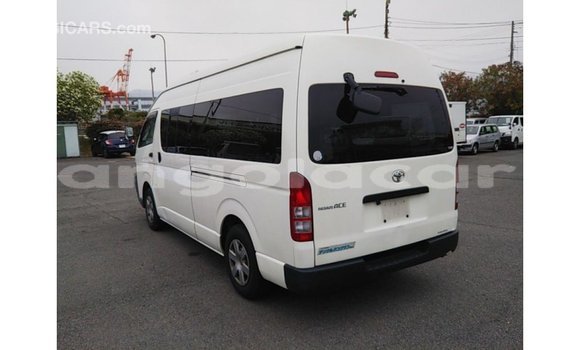 Comprar Importar Toyota Hiace Branco Carro em Import - Dubai em Bengo Province Comprar Importar Toyota Hiace Branco Carro em Import - Dubai em Bengo Province