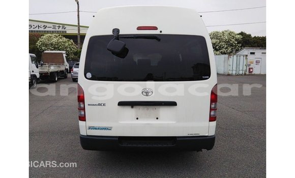 Comprar Importar Toyota Hiace Branco Carro em Import - Dubai em Bengo Province Comprar Importar Toyota Hiace Branco Carro em Import - Dubai em Bengo Province