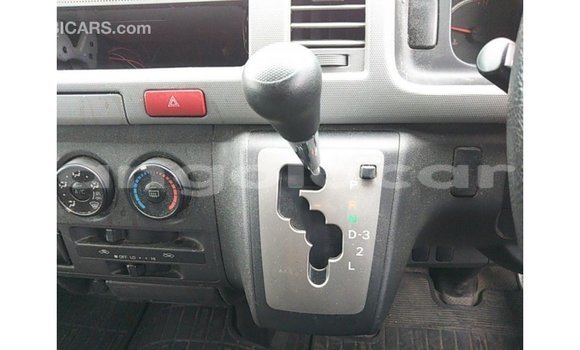 Comprar Importar Toyota Hiace Branco Carro em Import - Dubai em Bengo Province Comprar Importar Toyota Hiace Branco Carro em Import - Dubai em Bengo Province