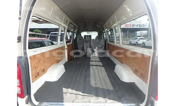 Comprar Importar Toyota Hiace Branco Carro em Import - Dubai em Bengo Province Comprar Importar Toyota Hiace Branco Carro em Import - Dubai em Bengo Province