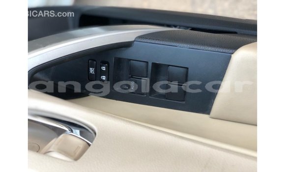 Comprar Importar Toyota Corolla Branco Carro em Import - Dubai em Bengo Province Comprar Importar Toyota Corolla Branco Carro em Import - Dubai em Bengo Province