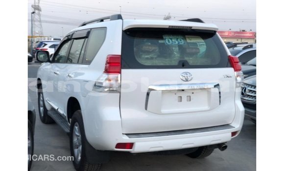Comprar Importar Toyota Prado Branco Carro em Import - Dubai em Bengo Province Comprar Importar Toyota Prado Branco Carro em Import - Dubai em Bengo Province