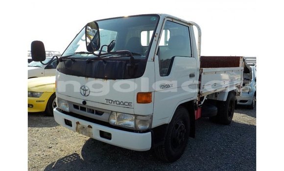 Comprar Importar Toyota Dyna Branco Carro em Import - Dubai em Bengo Province Comprar Importar Toyota Dyna Branco Carro em Import - Dubai em Bengo Province
