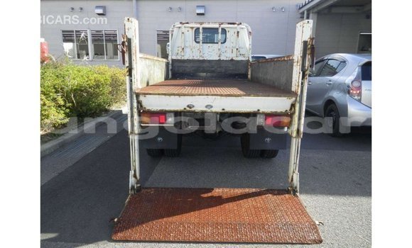 Comprar Importar Toyota Dyna Branco Carro em Import - Dubai em Bengo Province Comprar Importar Toyota Dyna Branco Carro em Import - Dubai em Bengo Province