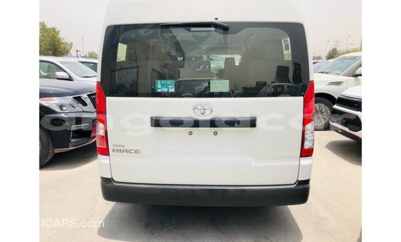 Comprar Importar Toyota Hiace Branco Carro em Import - Dubai em Bengo Province Comprar Importar Toyota Hiace Branco Carro em Import - Dubai em Bengo Province
