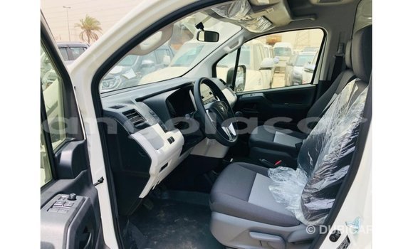 Comprar Importar Toyota Hiace Branco Carro em Import - Dubai em Bengo Province Comprar Importar Toyota Hiace Branco Carro em Import - Dubai em Bengo Province