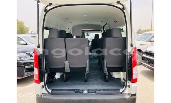 Comprar Importar Toyota Hiace Branco Carro em Import - Dubai em Bengo Province Comprar Importar Toyota Hiace Branco Carro em Import - Dubai em Bengo Province