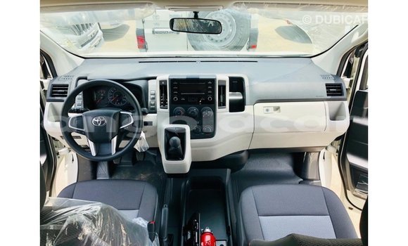 Comprar Importar Toyota Hiace Branco Carro em Import - Dubai em Bengo Province Comprar Importar Toyota Hiace Branco Carro em Import - Dubai em Bengo Province