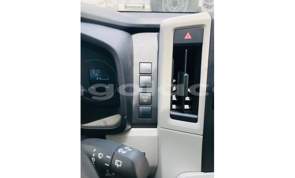 Comprar Importar Toyota Hiace Branco Carro em Import - Dubai em Bengo Province Comprar Importar Toyota Hiace Branco Carro em Import - Dubai em Bengo Province