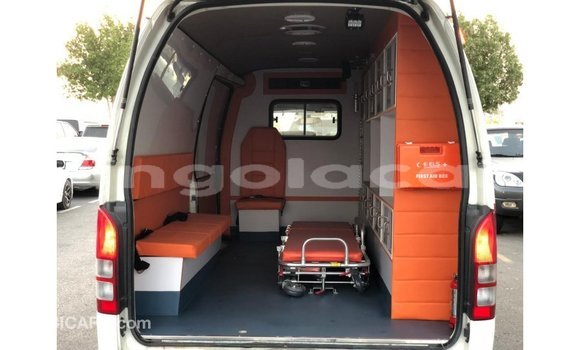 Comprar Importar Toyota Hiace Branco Carro em Import - Dubai em Bengo Province Comprar Importar Toyota Hiace Branco Carro em Import - Dubai em Bengo Province