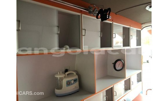 Comprar Importar Toyota Hiace Branco Carro em Import - Dubai em Bengo Province Comprar Importar Toyota Hiace Branco Carro em Import - Dubai em Bengo Province