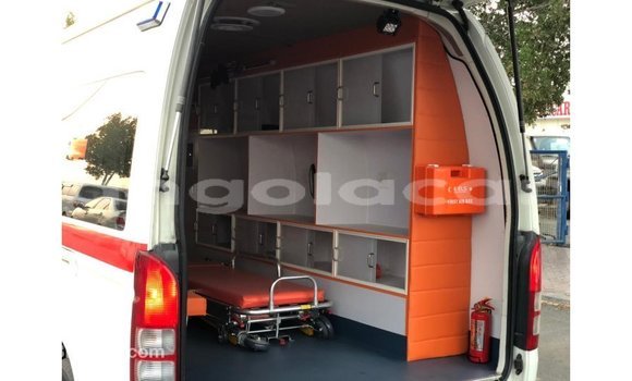 Comprar Importar Toyota Hiace Branco Carro em Import - Dubai em Bengo Province Comprar Importar Toyota Hiace Branco Carro em Import - Dubai em Bengo Province