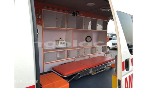 Comprar Importar Toyota Hiace Branco Carro em Import - Dubai em Bengo Province Comprar Importar Toyota Hiace Branco Carro em Import - Dubai em Bengo Province