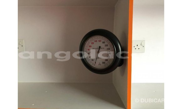 Comprar Importar Toyota Hiace Branco Carro em Import - Dubai em Bengo Province Comprar Importar Toyota Hiace Branco Carro em Import - Dubai em Bengo Province