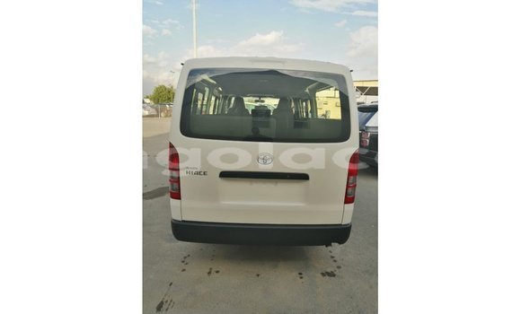 Comprar Importar Toyota Hiace Branco Carro em Import - Dubai em Bengo Province Comprar Importar Toyota Hiace Branco Carro em Import - Dubai em Bengo Province
