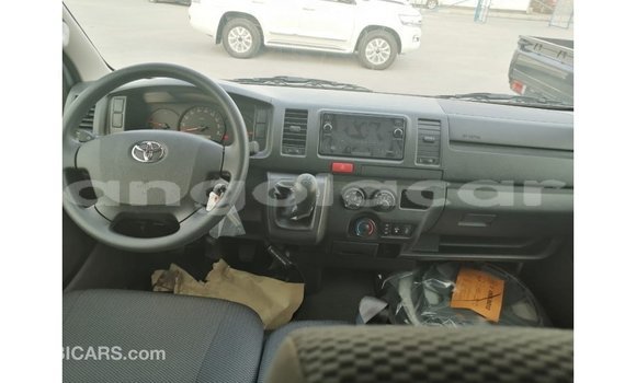Comprar Importar Toyota Hiace Branco Carro em Import - Dubai em Bengo Province Comprar Importar Toyota Hiace Branco Carro em Import - Dubai em Bengo Province