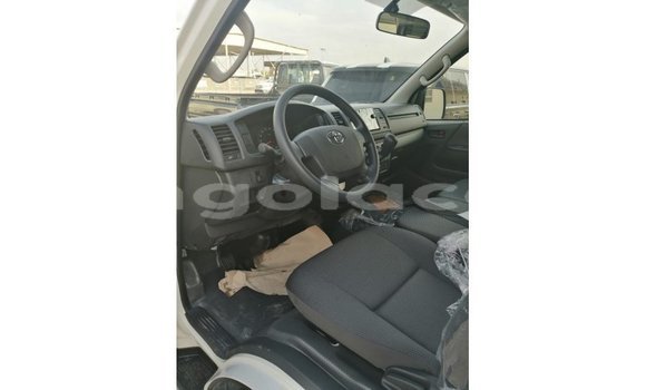 Comprar Importar Toyota Hiace Branco Carro em Import - Dubai em Bengo Province Comprar Importar Toyota Hiace Branco Carro em Import - Dubai em Bengo Province