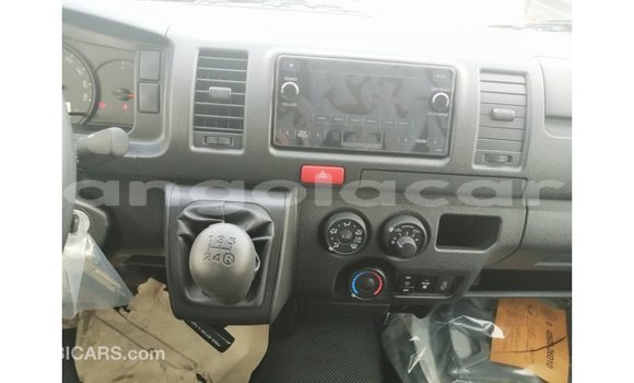 Comprar Importar Toyota Hiace Branco Carro em Import - Dubai em Bengo Province Comprar Importar Toyota Hiace Branco Carro em Import - Dubai em Bengo Province