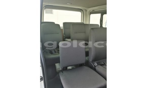 Comprar Importar Toyota Hiace Branco Carro em Import - Dubai em Bengo Province Comprar Importar Toyota Hiace Branco Carro em Import - Dubai em Bengo Province