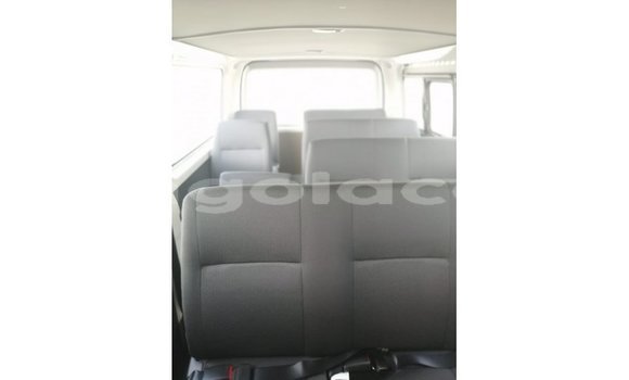 Comprar Importar Toyota Hiace Branco Carro em Import - Dubai em Bengo Province Comprar Importar Toyota Hiace Branco Carro em Import - Dubai em Bengo Province