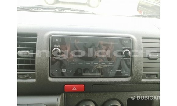 Comprar Importar Toyota Hiace Branco Carro em Import - Dubai em Bengo Province Comprar Importar Toyota Hiace Branco Carro em Import - Dubai em Bengo Province