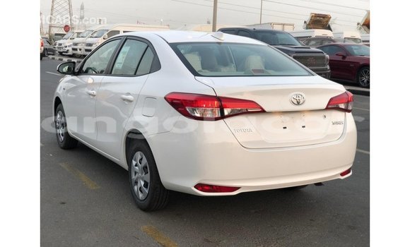 Acheter Import Voiture Toyota Yaris Blanc à Import - Dubai, Province de Bengo Acheter Import Voiture Toyota Yaris Blanc à Import - Dubai, Province de Bengo
