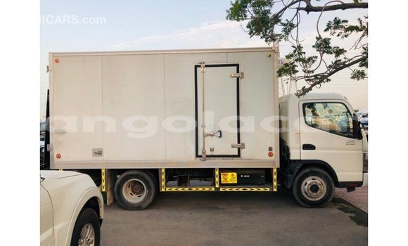 Comprar Importar Mitsubishi Carisma Branco Carro em Import - Dubai em Bengo Province Comprar Importar Mitsubishi Carisma Branco Carro em Import - Dubai em Bengo Province