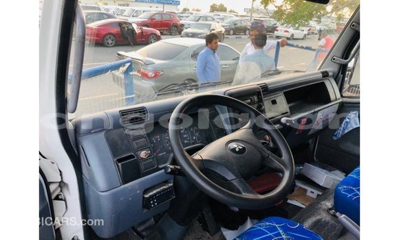 Comprar Importar Mitsubishi Carisma Branco Carro em Import - Dubai em Bengo Province Comprar Importar Mitsubishi Carisma Branco Carro em Import - Dubai em Bengo Province