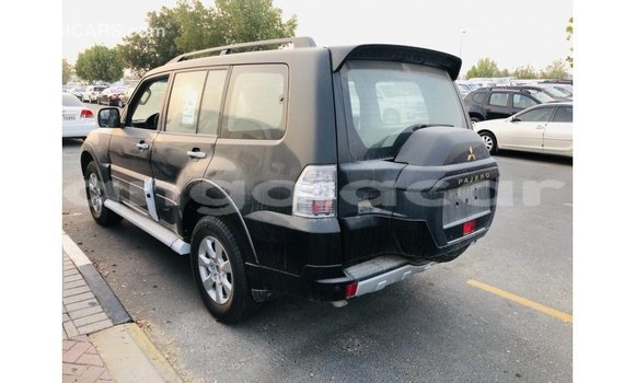 Comprar Importar Mitsubishi Pajero Preto Carro em Import - Dubai em Bengo Province Comprar Importar Mitsubishi Pajero Preto Carro em Import - Dubai em Bengo Province