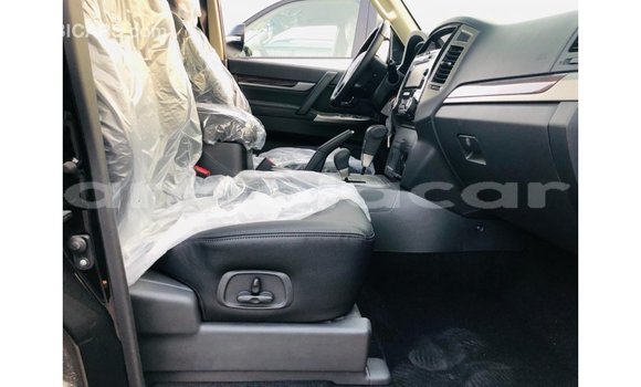 Comprar Importar Mitsubishi Pajero Preto Carro em Import - Dubai em Bengo Province Comprar Importar Mitsubishi Pajero Preto Carro em Import - Dubai em Bengo Province