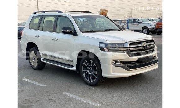 Acheter Import Voiture Toyota Land Cruiser Blanc à Import - Dubai, Province de Bengo Acheter Import Voiture Toyota Land Cruiser Blanc à Import - Dubai, Province de Bengo