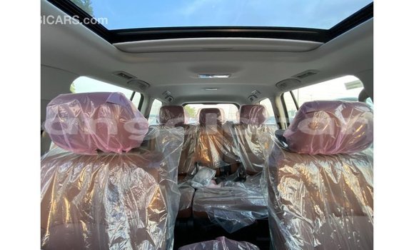 Acheter Import Voiture Toyota Land Cruiser Blanc à Import - Dubai, Province de Bengo Acheter Import Voiture Toyota Land Cruiser Blanc à Import - Dubai, Province de Bengo