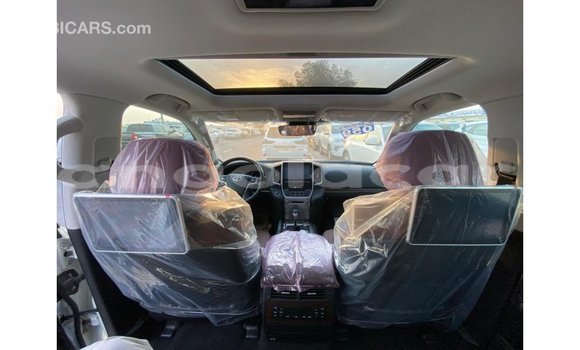 Acheter Import Voiture Toyota Land Cruiser Blanc à Import - Dubai, Province de Bengo Acheter Import Voiture Toyota Land Cruiser Blanc à Import - Dubai, Province de Bengo