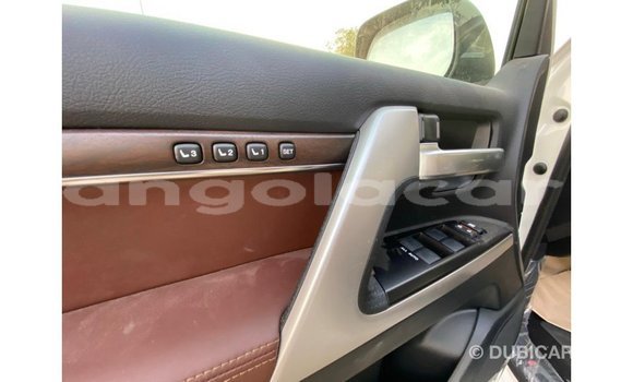 Acheter Import Voiture Toyota Land Cruiser Blanc à Import - Dubai, Province de Bengo Acheter Import Voiture Toyota Land Cruiser Blanc à Import - Dubai, Province de Bengo