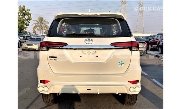 Comprar Importar Toyota Fortuner Branco Carro em Import - Dubai em Bengo Province Comprar Importar Toyota Fortuner Branco Carro em Import - Dubai em Bengo Province