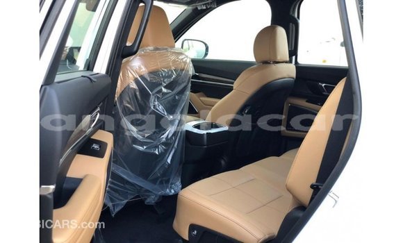 Comprar Importar Kia Carens Branco Carro em Import - Dubai em Bengo Province Comprar Importar Kia Carens Branco Carro em Import - Dubai em Bengo Province